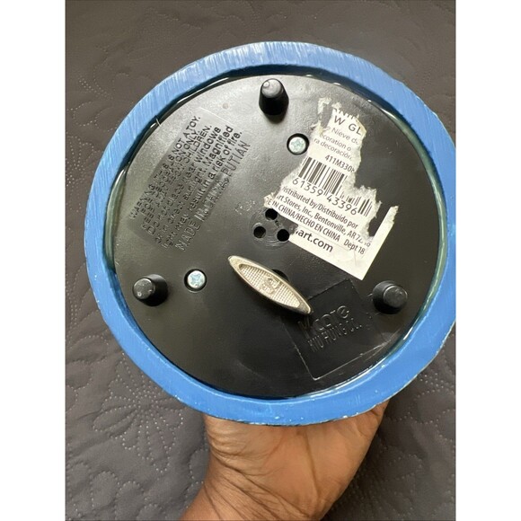 Penguin Family Music Box Snow Globe Plays “Jingle Bells” Holiday Decor Accent - Picture 7 of 7